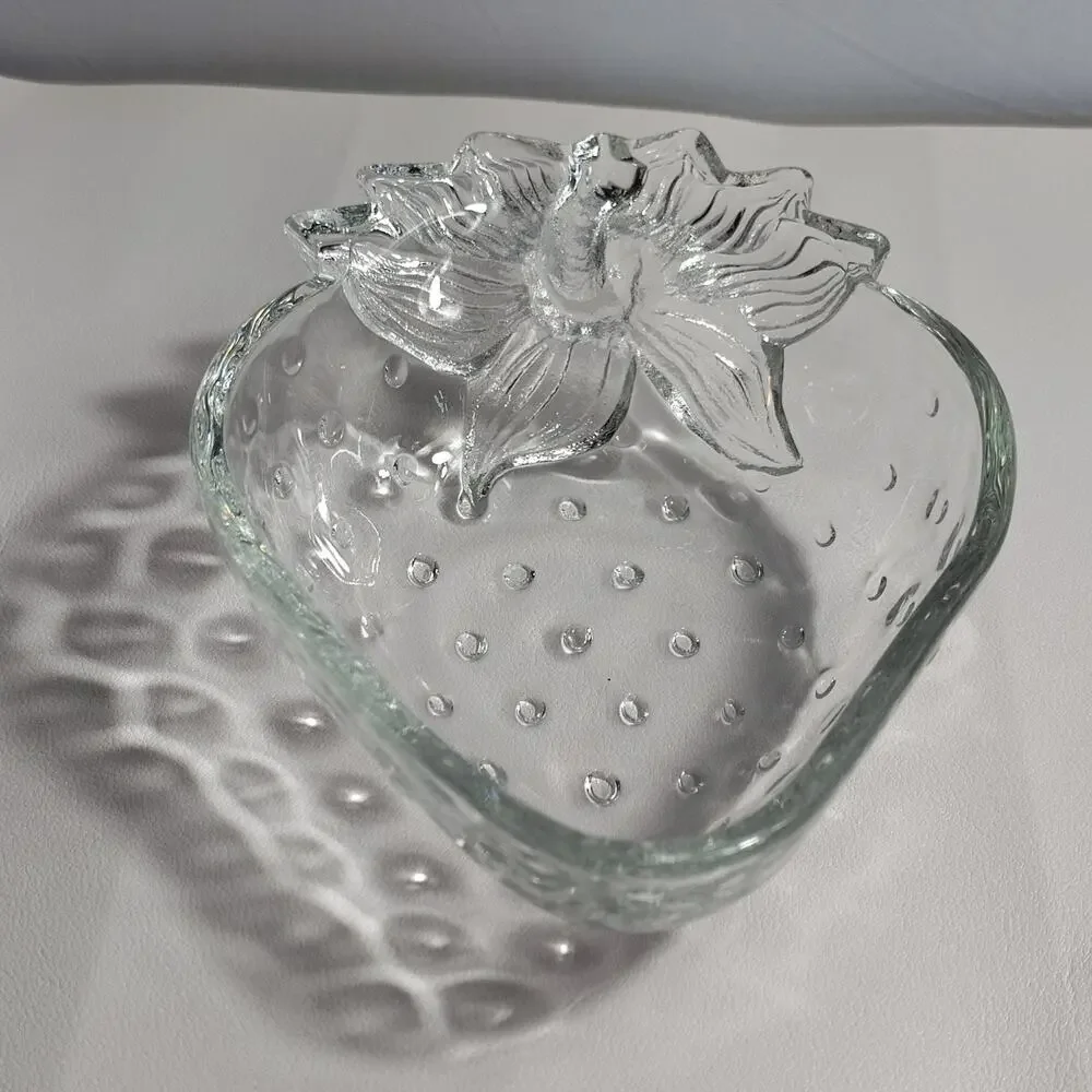 Studio Nova Strawberry Dish 7